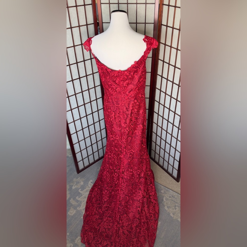 JJ’s House Trumpet/Mermaid Off The Shoulder Evening Dress